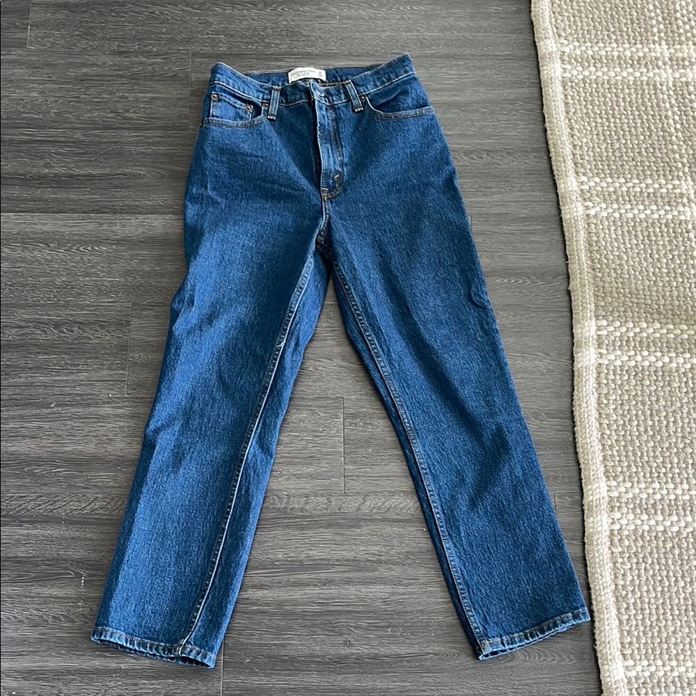 Abercrombie Ultra High Rise 90s Straight Jean 25XS